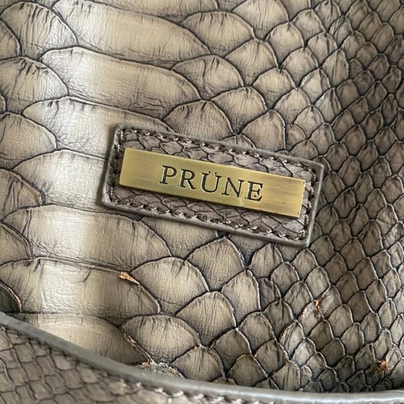 PRÜNE Leather Fold over Clutch - Picture 2 of 5